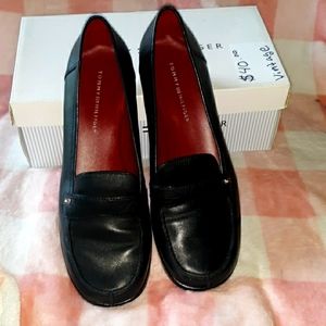 Womens size 8 1/2 vintage tommy Hilfiger loafers